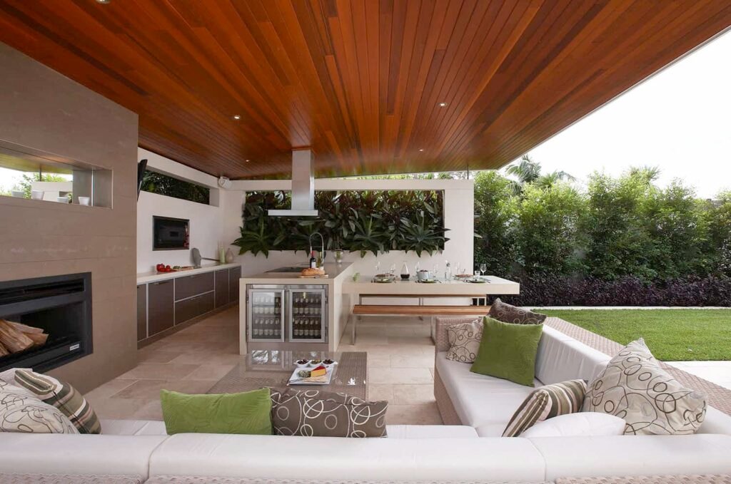 Contemporary Outdoor Kitchens and Dining Areas